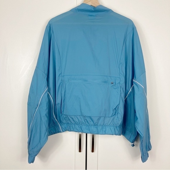 Nike Run Division Dolman Windbreaker Jacket - Picture 10 of 11